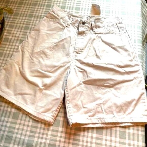 Chic khaki beige women short size 12 NWT - Picture 1 of 6